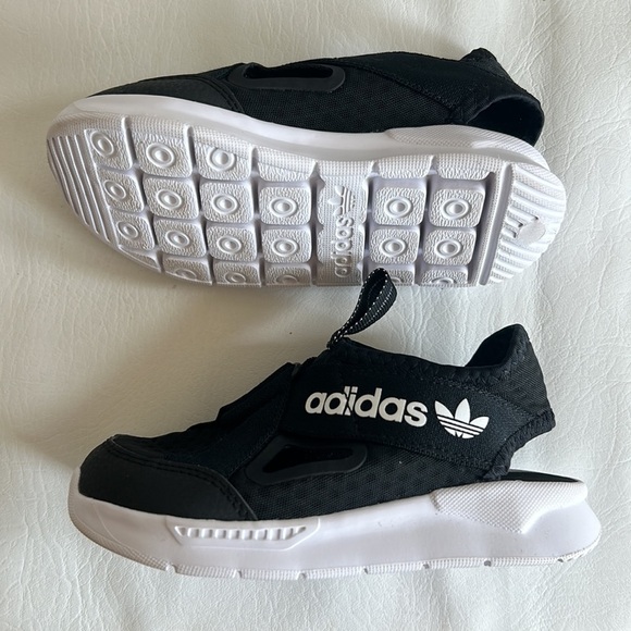 Brand new Adidas girls slip on shoes/sandal mesh - Picture 7 of 7